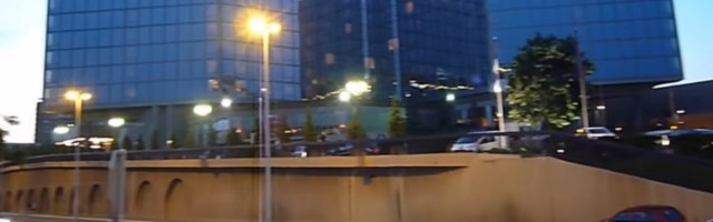 SAZNAJEMO: Klinci buržuji iznajmljuju sobe u hotelima i prave korona žurke!