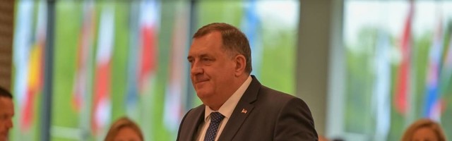 Da mi je da znam šta je Dodik pomislio kad je video šta je obukao slovenački ambasadora za zvaničnu posetu