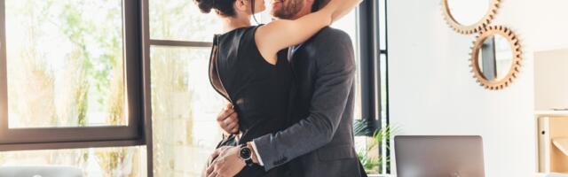 Kancelarijska romansa – kako se suočiti sa simpatijom na poslu