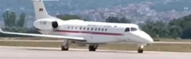 PRVI AVION VLADE SRBIJE SLETEO U NIŠ: Prevezeno četvoro pacijenata koji su povređeni u jezivoj nesreći kod Kotora