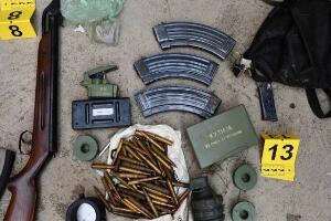 У кући ухапшеног у Нишу заплењено оружје, бомбе и муниција