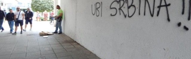 (VIDEO) OBJAVLJEN SNIMAK BRUTALNOG NAPADA NA SRBE U VUKOVARU! Huligani prilaze kolima i POČINJE HAOS