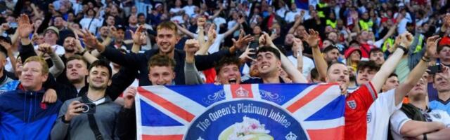 SRAMOTNI ENGLEZI! HIMNA SRBIJE SE JEDVA ČULA! Zvižduci za BOŽE PRAVDE!