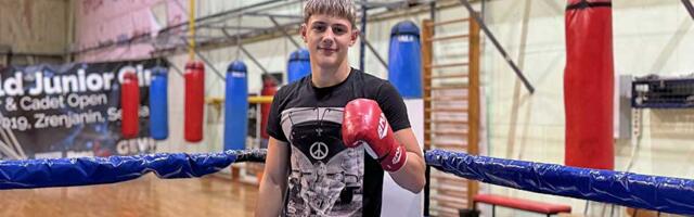Strahinja Rašović vicešampion države: Srebrna medalja za sjajnog boksera Banata