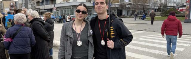 Srednjoškolci iz Kragujevca podržali studente – Pešačili do Niša u znak solidarnosti (VIDEO)