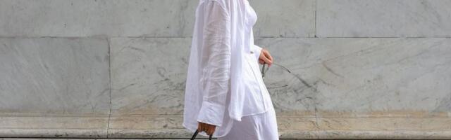 5 modernih načina da nosite lanene pantalone leta 2025.