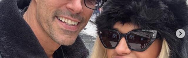 Anja Mit sa partnerom prošetala centrom prestonice: Pokazali kako uživaju, on gura sina u kolicima "Knez je sada još lepši"