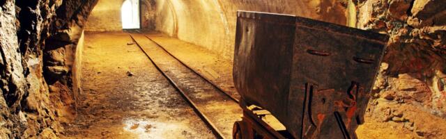 Rudari pronašli BLAGO PRIRODE u dubinama Trepče: Cela smena bila potrebna da ga iznese na površinu