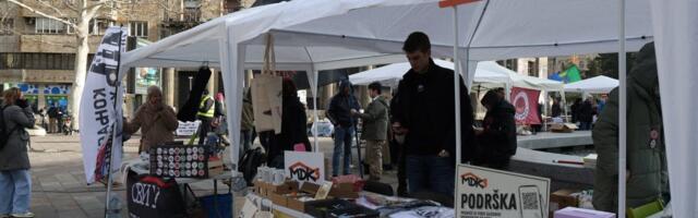 Svirajte kraj: I blokaderi napustili blokadere (FOTO)