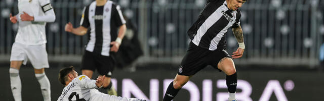 Navijači Partizana brljuju vatru posle fijaska: Gasite klub, doniramo oči, tuga, sramota, beda...