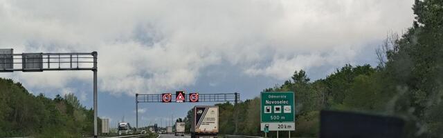 OVOGA NEMA NI U CRTANIM FILMOVIMA!! Crnogorac automobilom gurao drugi u kvaru na auto-putu, pretekli i kamion!