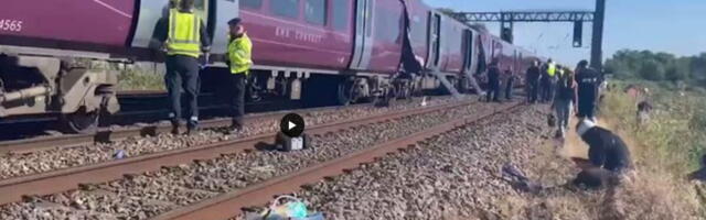SUDARILA SE DVA PUTNIČKA VOZA! Teška nesreća, ima povređenih, na terenu hitne službe (VIDEO)