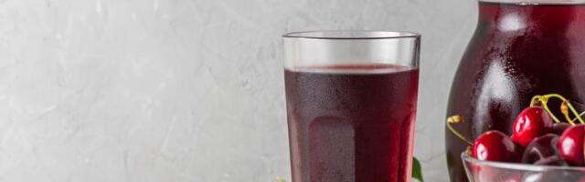 Bakin recept za domaći sirup do višanja: Odličan za piće i kolače, a potrebna su vam samo tri sastojka