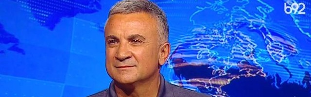 Srđan Đoković stavio tri prsta na srce, pa poručio pred TV kamerama: "Srbi nisu genocidan narod"