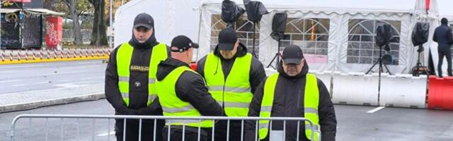 Reporter Danasa ispred Ćacilenda: Žitelji šatorskog naselja izgurali Dijanu Hrku, jednom čoveku pretili (FOTO, VIDEO)