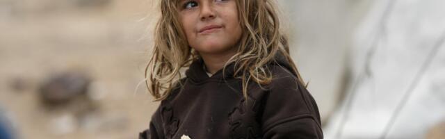 DOPREMANJE POMOĆI U GAZU ZNATNO MANJE NEGO ŠTO JE PREDVIĐENO: Prema sporazumu o primirju s Izraelom trebalo da dnevno stiže 600 kamiona (FOTO)