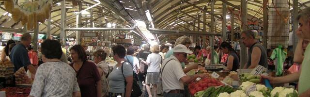 Licitacija za prodajna mesta i poslovne prostore na novosadskim pijacama u sredu u Tržnici