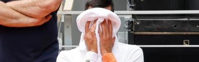 Novak Đoković izgleda zabrinjavajuće! /FOTO/