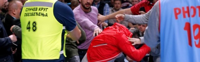 MILAN KALINIĆ NA SUDU ZBOG NASILJA! Glumac optužen za tuču na utakmici Zvezde i Partizana, SUĐENJE ODLOŽENO