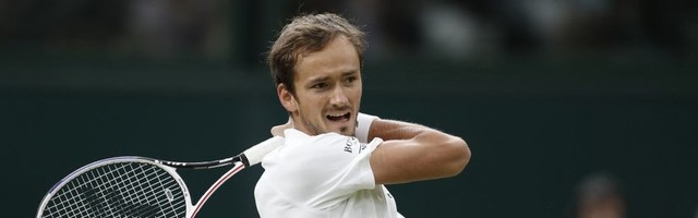 Veliko iznenađenje: Danil Medvedev eliminisan sa Vimbldona!