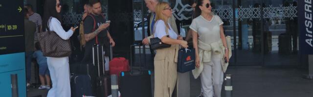 (VIDEO) CECA STIGLA PRVIM LETOM U BEOGRAD PA SE POŽALILA: " Ne znam gde je levo"