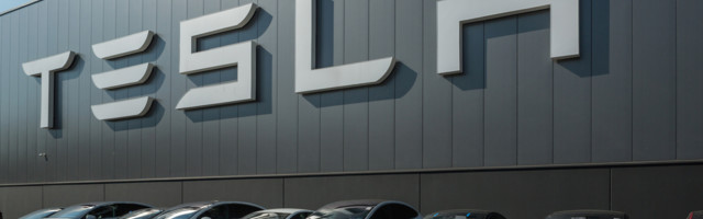 Kompanija “Tesla” uložila 1,5 milijardi dolara u bitkoin