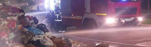 Radnici JKP „Mediana“ ispraznili kamion na ulici kako bi sprečili požar