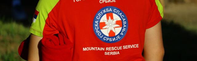 Spasioci Gorske službe poklanjaju poklone deci u zdravstvenim ustanovama širom Srbije