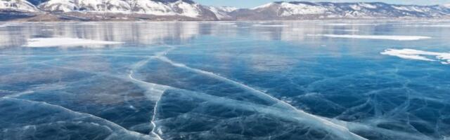 AUTOMOBIL SA ČETIRI ODRASLE OSOBE I TROJE DECE PROPAO KROZ ZALEĐENU REKU! Policija i ronioci na terenu, hitna akcija spasavanja!