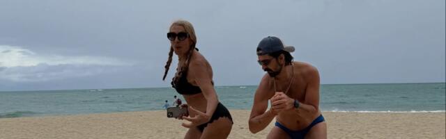 Ljudi ne veruju da ima 78 godina: Verica se skinula u kupaći, evo kako izgleda pored 35 godina mlađeg muža