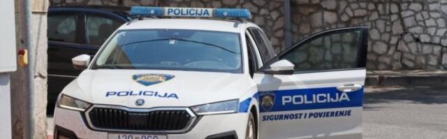 OPLJAČKANA POŠTA U CENTRU GRADA! Dvojica muškaraca oštrim predmetom DOŠLI DO PARA