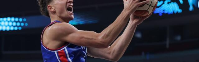 Bogdanović u izdanju koje je oduševilo žene: Pokazao isklesano telo i govorio o Srbiji (FOTO)