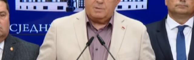 "SLUŠAM VOLJU NARODA I ZA NAROD SE BORIM!" Dodik najavio raspisivanje referenduma posle oduzimanja mandata: PRIHVATANJE ODLUKE JE UDAR NA USTAV RS!