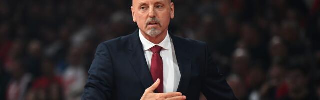 ZVEZDA – BARSELONA Panter pokazao srednji prst navijačima! /VIDEO/