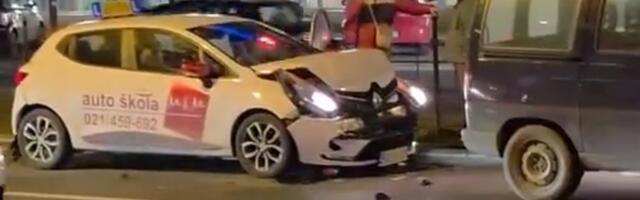 Lančani sudar u Novom Sadu: Vozilo auto-škole uništeno, stvaraju se velike gužve (VIDEO)