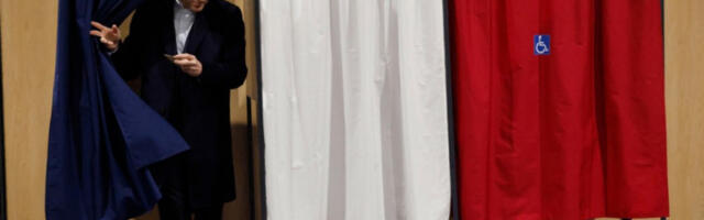 Француска увежбава сценарио за смену Макрона