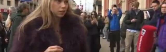 Блокадери вређају новинаре и прете Хагом