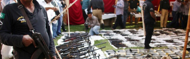 Пакистан одложио споразум о испоруци оружја Судану