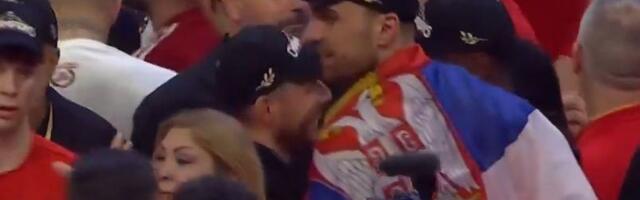 POZOVI SRBINA RADI OSVAJANJA EVROLIGE: Nikola Milutinov nastavio tradiciju srpskih igrača koji su se peli na krov Evrope! Trijumf proslavio sa trobojkom