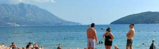 Havaji na korak od Srbije: Plaža na koju morate otići barem jednom u životu, do nje se dolazi samo na JEDAN NAČIN