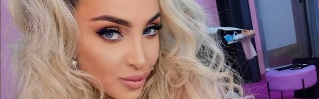 MAJA BEROVIĆ U IZDANJU KOJE RASPALJUJE MAŠTU! Pevačica pokazala čime raspolaže, zbog njenih nagih oblina gori INSTAGRAM! (FOTO)