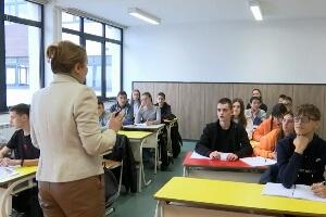 Помоћник министра саветује мале матуранте – како да одаберу предмет за трећи тест