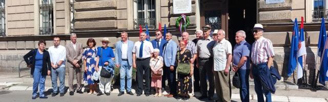 Telegram objave rata stigao u Niš pre 109 godina. Položeni venci na ulazu u Univerzitetsku biblioteku
