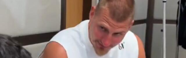 JOKIĆ KAKVOG RETKO VIĐAMO: Obavio emotivni razgovor sa dečakom, pa mu dao savet koji će PAMTITI CEO ŽIVOT! (VIDEO)