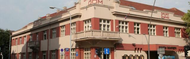 Akcija „Pozovi pobunjene u goste“: Glumci Šabačkog pozorišta apeluju na kolege i gledaoce da im pomognu