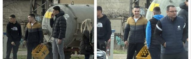 Protest poljoprivrednika ili alkoholijada? Šok fotografije iz Bogatića