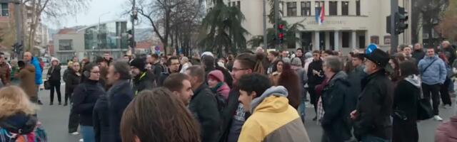 U Novom Sadu i Nišu komemorativni skupovi povodom 17 meseci od pada nadstrešnice