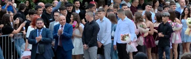 Maturanti Zmajeve škole proslavljaju matursko veče FOTO/VIDEO