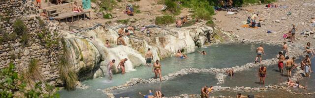 Skrivena termalna oaza: Voda od 43 stepena izvire iz zemlje, a kupanje je besplatno tokom cele godine