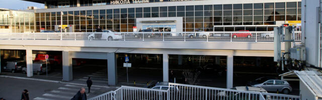 U vreme haosa sa letovima, aerodrom podigao cene parkinga